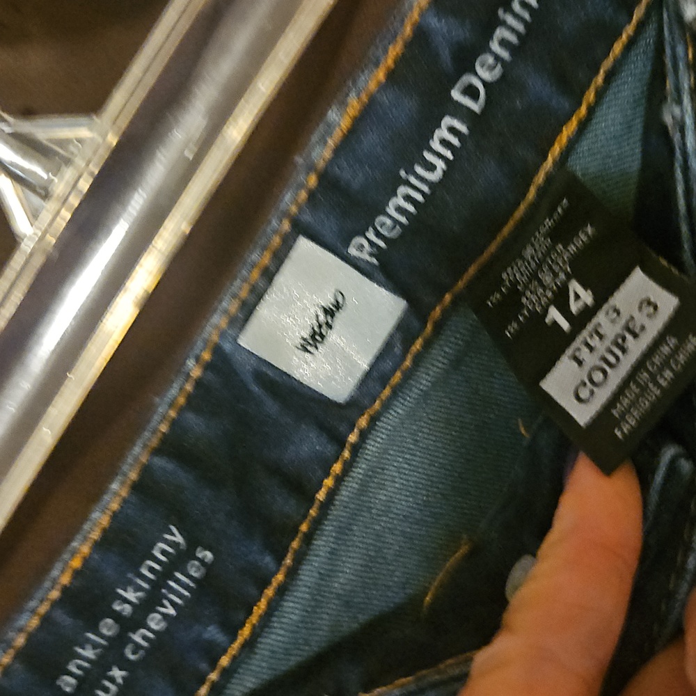 NWOT Mossimo Jeans - Picture 6 of 6